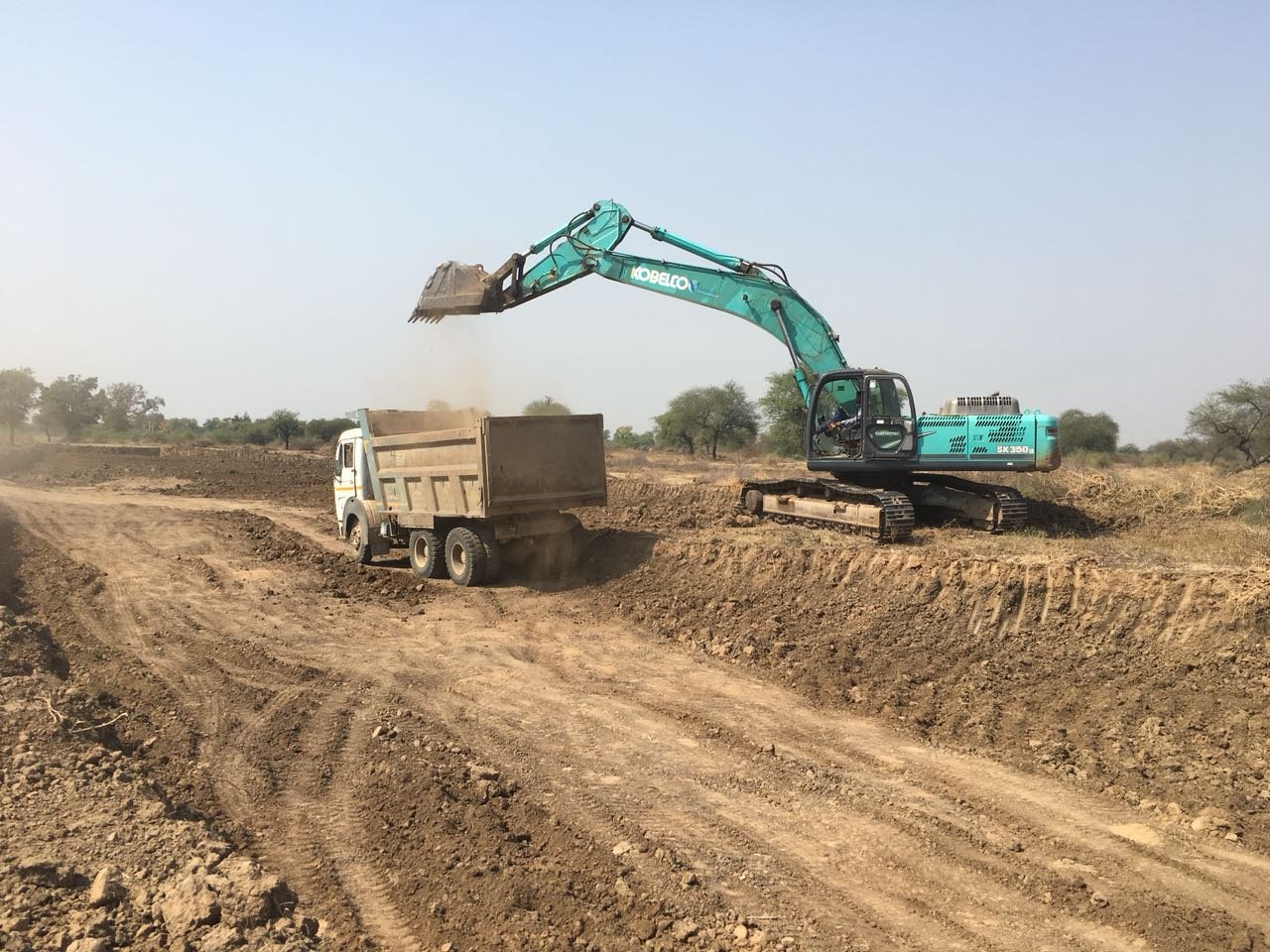 TATA MULTI AXLE 2518 TIPPER AVAILABLE FOR RENT